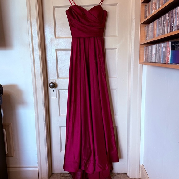 La Femme Dresses & Skirts - La Femme Red Spaghetti Strap Gown – Size 0